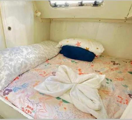 Πλωτό κατάλυμα El Barco De Fiestas